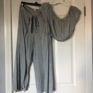 Crop off the shoulder set